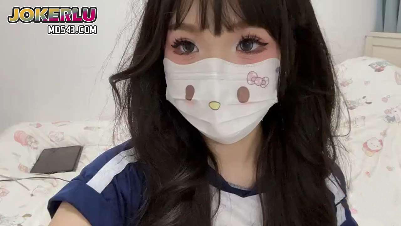 哥哥在打飞机我跑到哥哥房间门口自慰被发现,自慰,房间,门口,飞机,发现